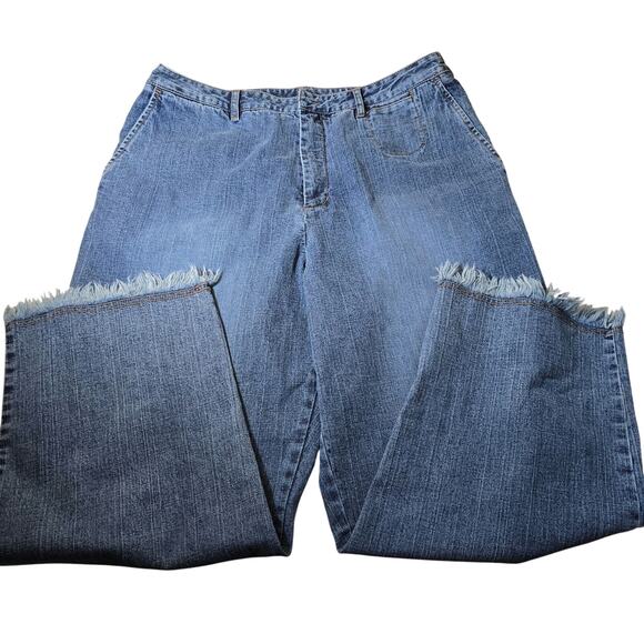 Chicos Frayed Hem Wide Leg Cropped Jeans Elestic Comfort Sides Sz 2 US 12 or LG - Picture 7 of 10